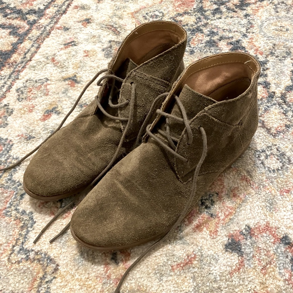 Green Suede Lace ups